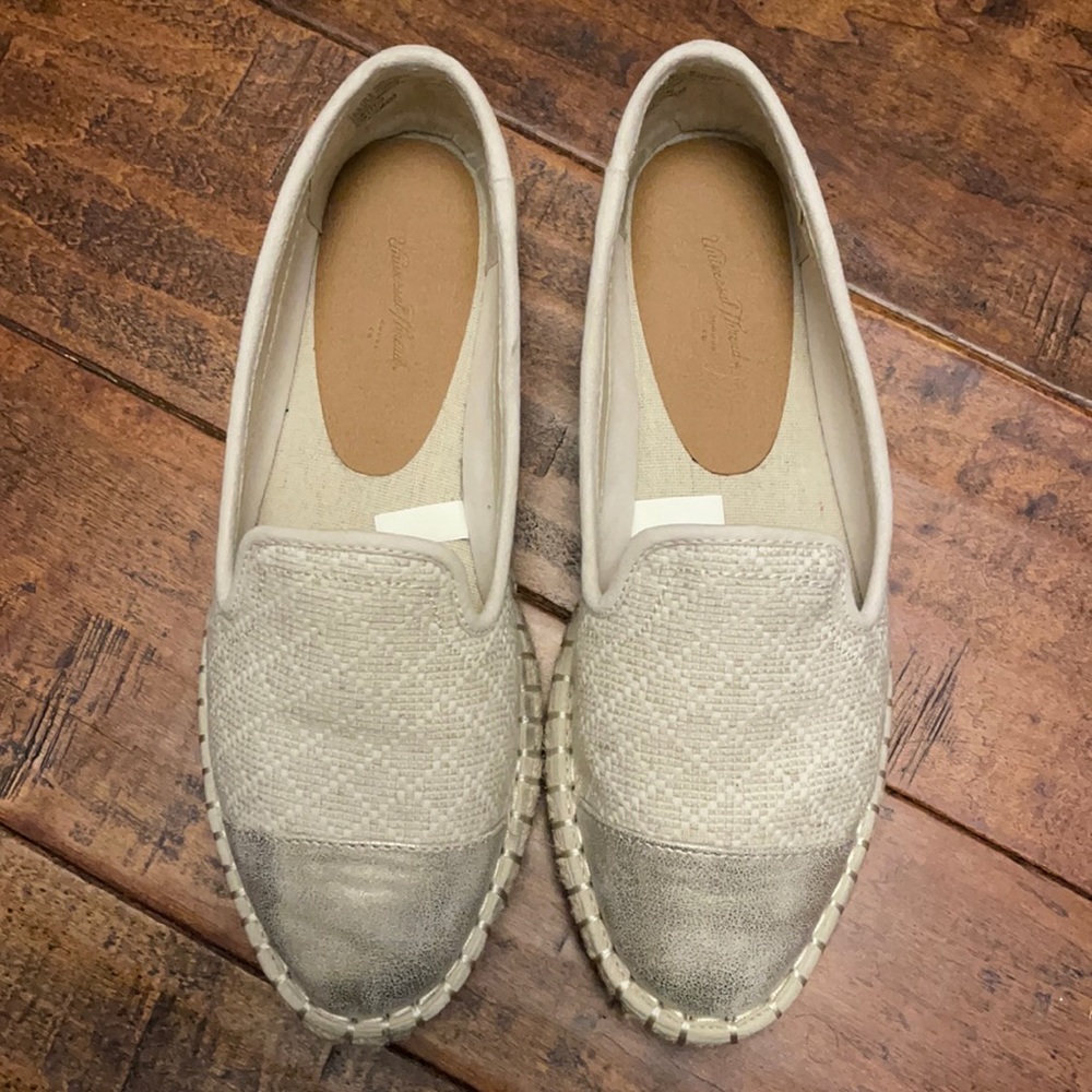 Universal Thread espadrilles
